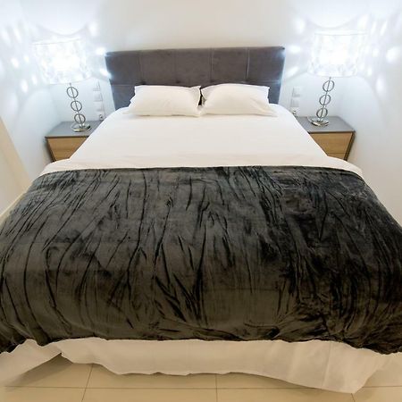 WHITE LUX APARTMENT FOR 2 vipgreece Athene Buitenkant foto
